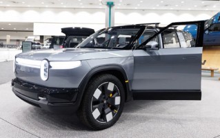 优步将向Rivian投资12.5亿美元 合作推出5万辆无人驾驶出租车