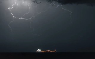 美国碰了一鼻子灰