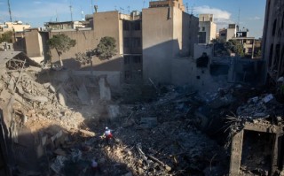 特朗普最后期限将至，美、以、伊加速相互打击