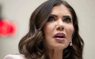 德宾与拉斯金呼吁对国土安全部部长诺姆作伪证展开调查