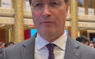 梅赛德斯奔驰康林松：在中国拥有深入的合作伙伴关系，与字节跳动、腾讯、阿里巴巴等建立了合作