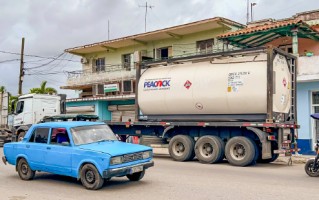 特朗普软化对古巴封锁立场 俄罗斯欢迎油轮抵达古巴