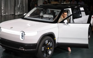 Rivian关键车型R2纯电SUV将于今春上市，售价5.8万美元