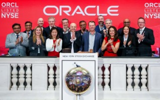 甲骨文股价大涨12%，引领软件股反弹回升