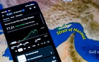 美国封锁霍尔木兹海峡之际，印度购买俄油豁免期恰好到期