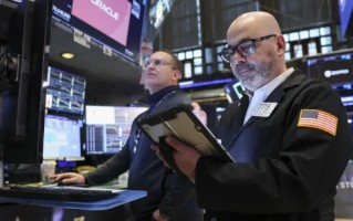 午盘：美股维持跌势 道指跌逾300点