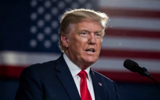 周三演讲效果不佳、对媒体报道不满、对战争后果沮丧！特朗普正考虑“大规模改组”内阁