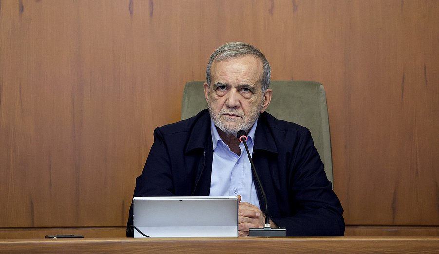 伊朗总统：有义务完全遵从最高领袖指示  第1张