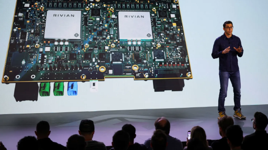 优步将向Rivian投资12.5亿美元 合作推出5万辆无人驾驶出租车  第2张