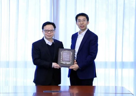 水木湛清华，桃李映晨曦|沐曦股份向清华大学捐赠仪式举行  第3张