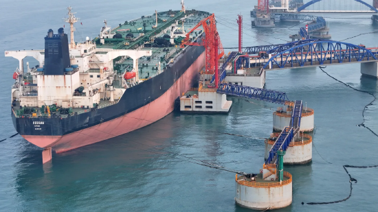 伊朗控制霍尔木兹海峡通行权	，美国油价重返100美元上方  第1张